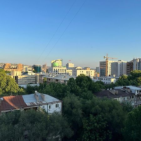 Yeznik Koghbatsi - Amiryan Crossroads 1 Bedroom Comfy Apartment With Balcony Ko100 Jerevan Exteriör bild